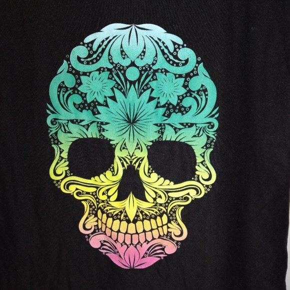 Juniors Skull Tank Top - Picture 2 of 4